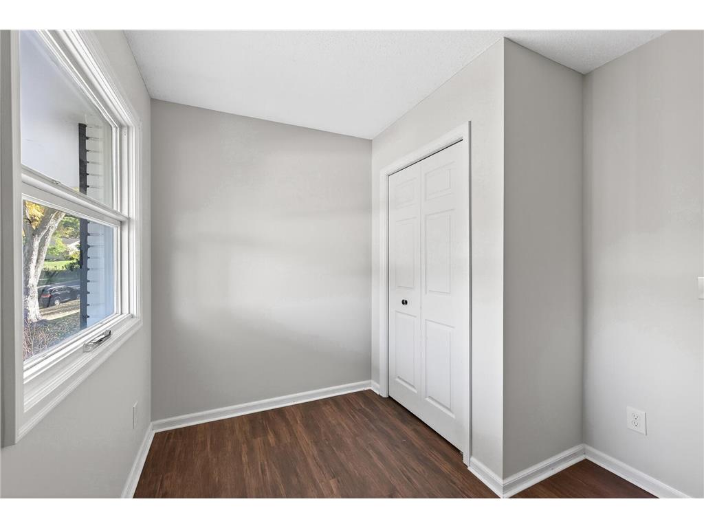 1009 Knob Hill Road Burnsville MN 55337 6802364 image33