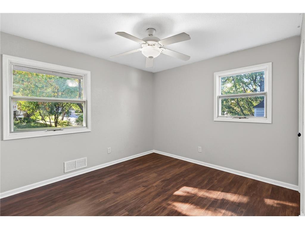 1009 Knob Hill Road Burnsville MN 55337 6802364 image36