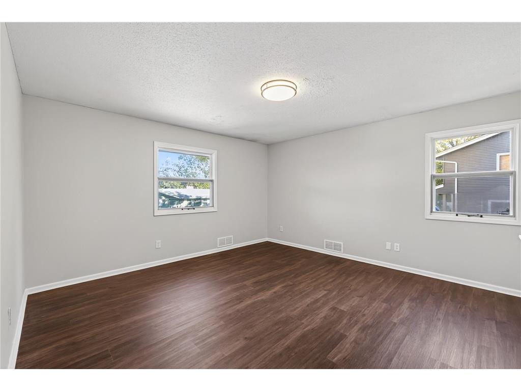 1009 Knob Hill Road Burnsville MN 55337 6802364 image39