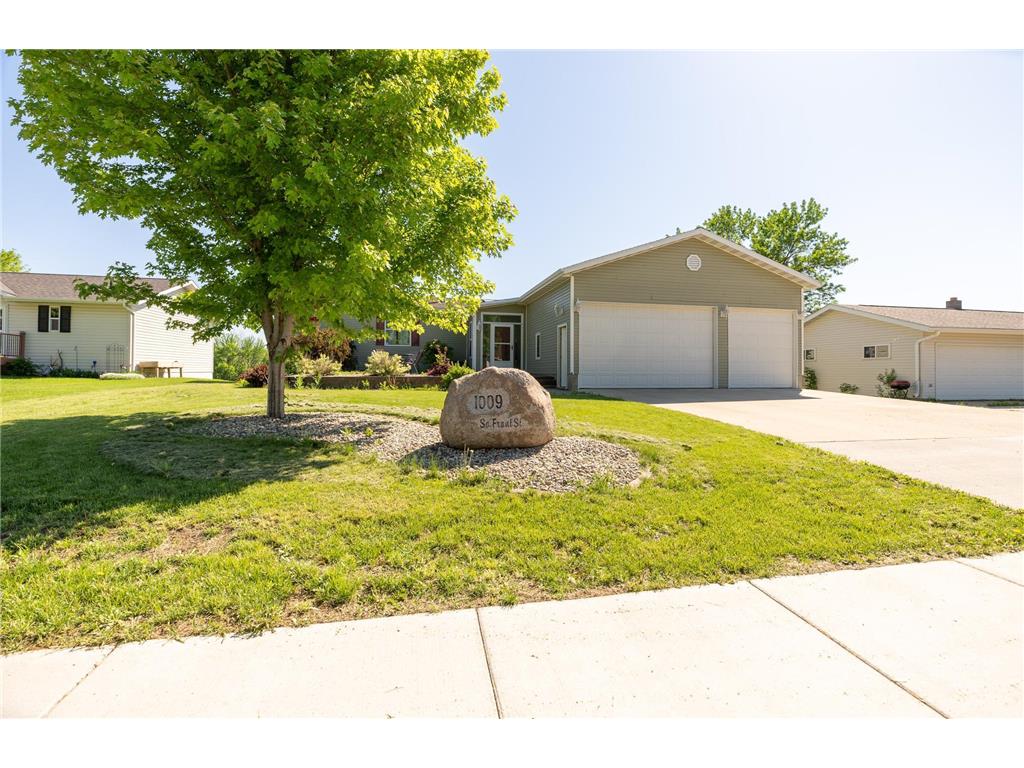 1009 S Front Street, New Ulm, MN, 56073 MLS 6212922 Edina Realty