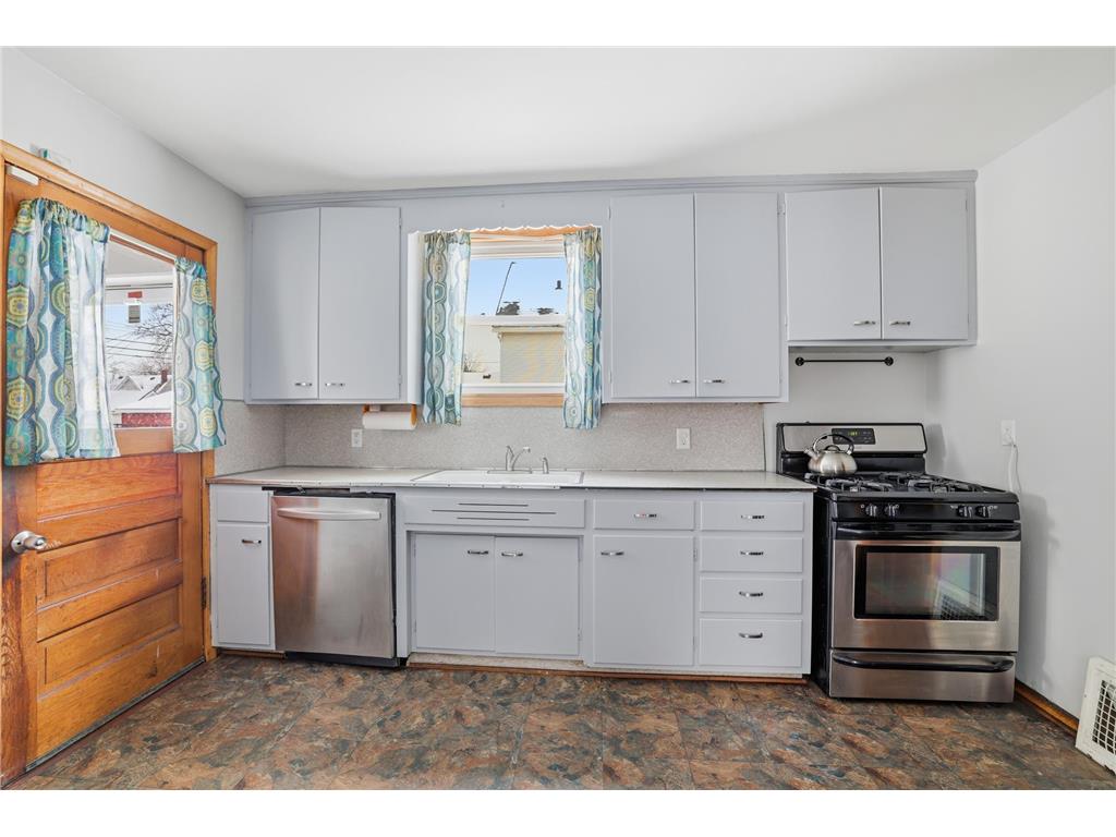 1009 Sherburne Avenue Saint Paul MN 55104 7028173 image11