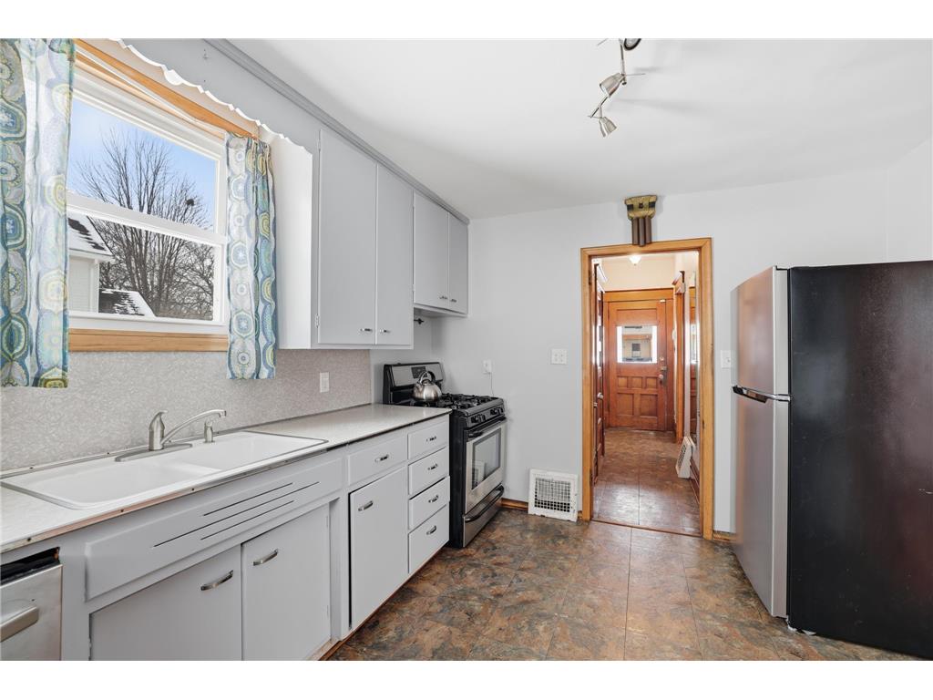 1009 Sherburne Avenue Saint Paul MN 55104 7028173 image14