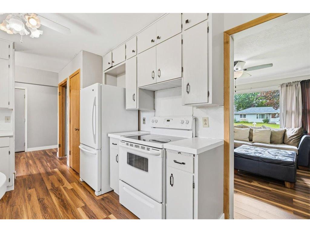 1009 W Center Street Lake City MN 55041 7096052 image10