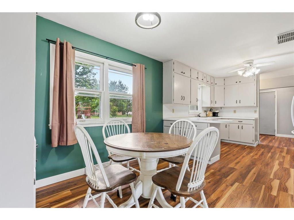 1009 W Center Street Lake City MN 55041 7096052 image13