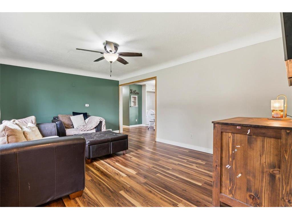 1009 W Center Street Lake City MN 55041 7096052 image14