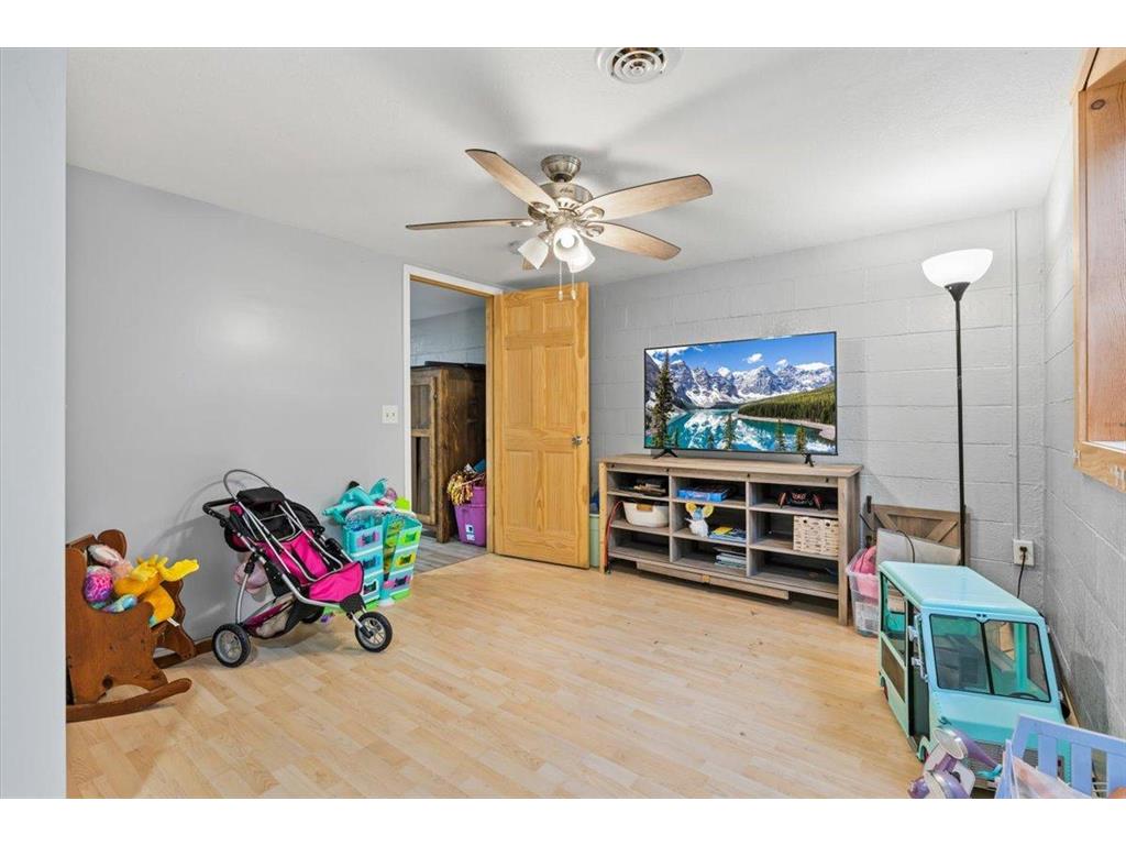 1009 W Center Street Lake City MN 55041 7096052 image30
