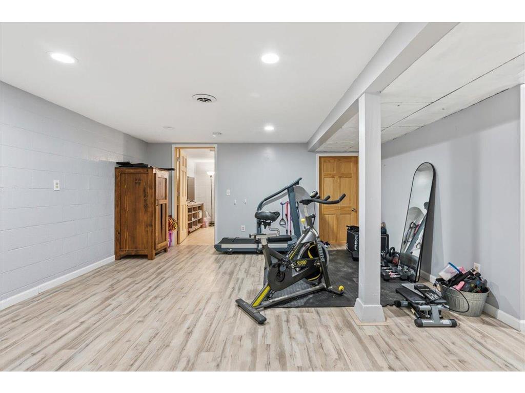 1009 W Center Street Lake City MN 55041 7096052 image32