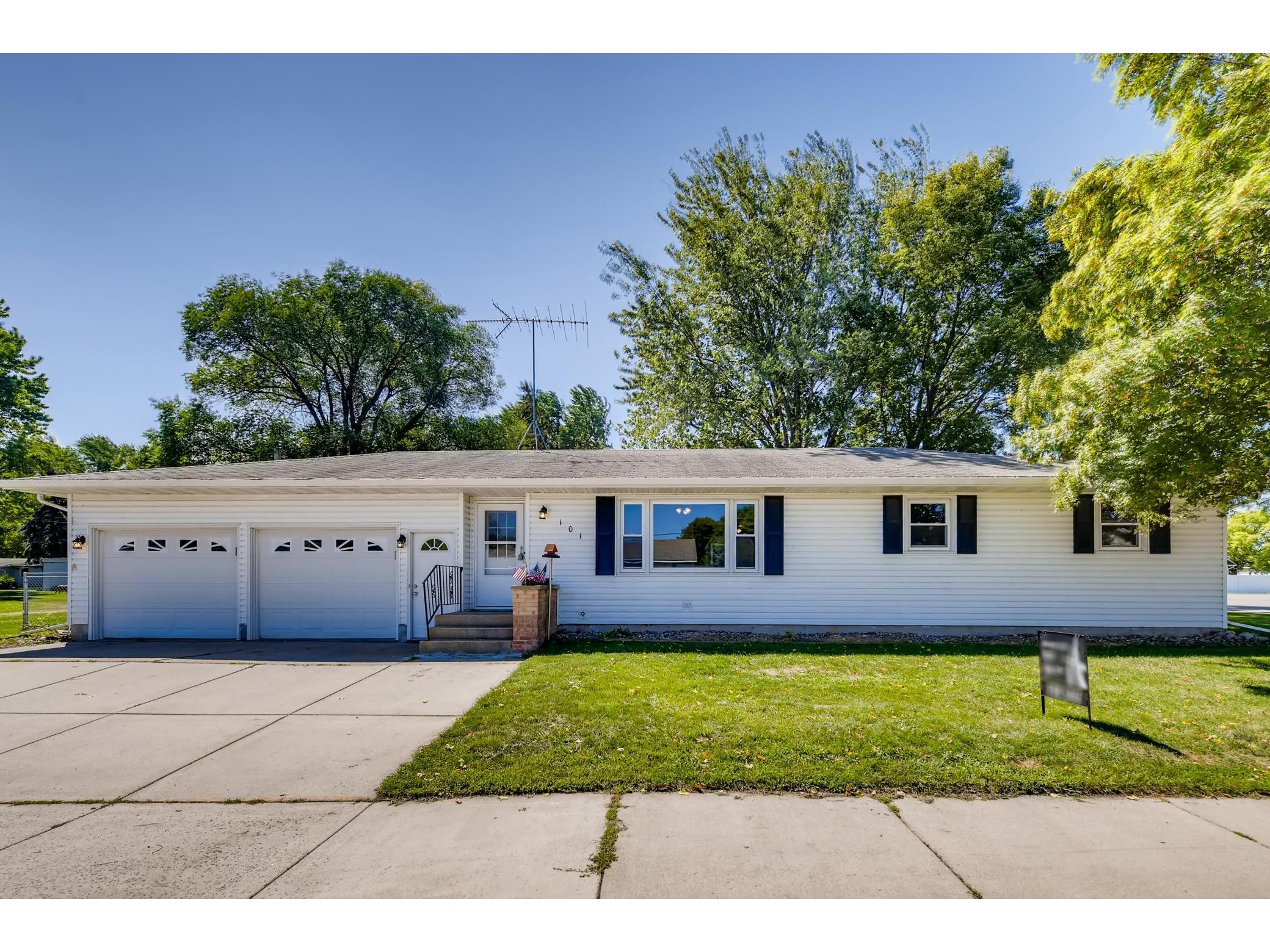 101 2nd Avenue S, Lester Prairie, MN 55354 MLS 6123350 Edina Realty