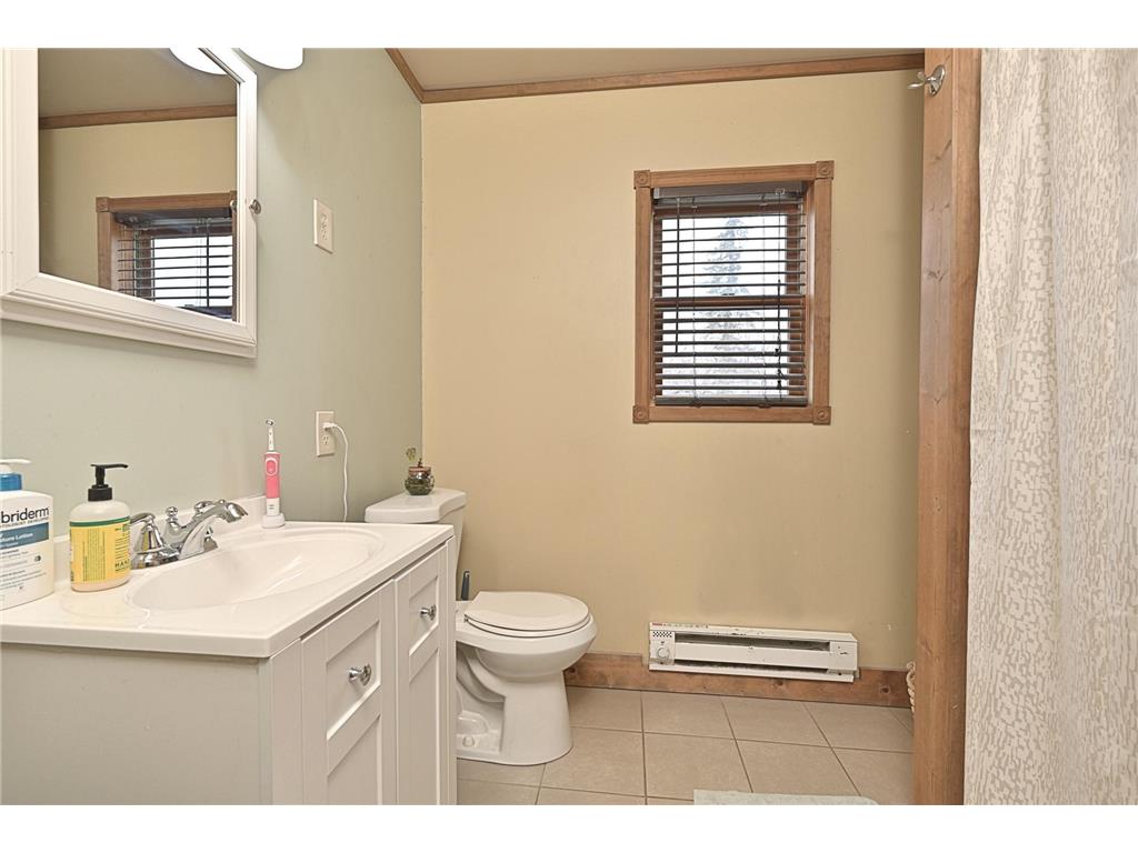 101 Lakeview Boulevard Coleraine MN 55722 7059150 image10
