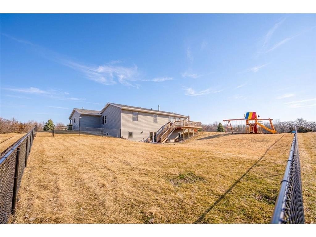 101 Meadow Lane New London MN 56273 7047989 image3