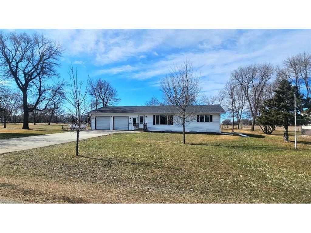 101 Pacific Avenue Donnelly MN 56235 7033561 image1