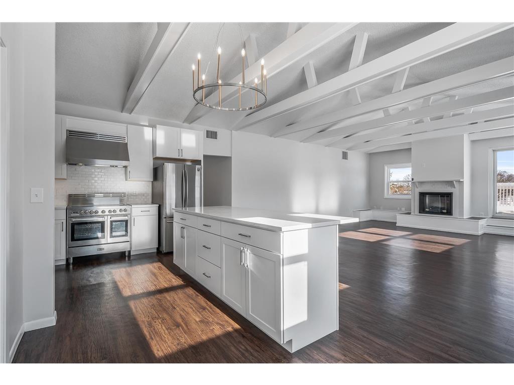 101 Peavey Lane 400, Wayzata, MN, 55391 MLS 6309083 Edina Realty