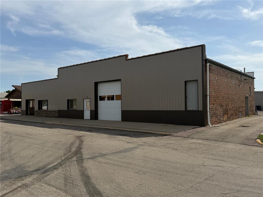101 S Mckenzie Street Luverne MN 56156 7082754 image3