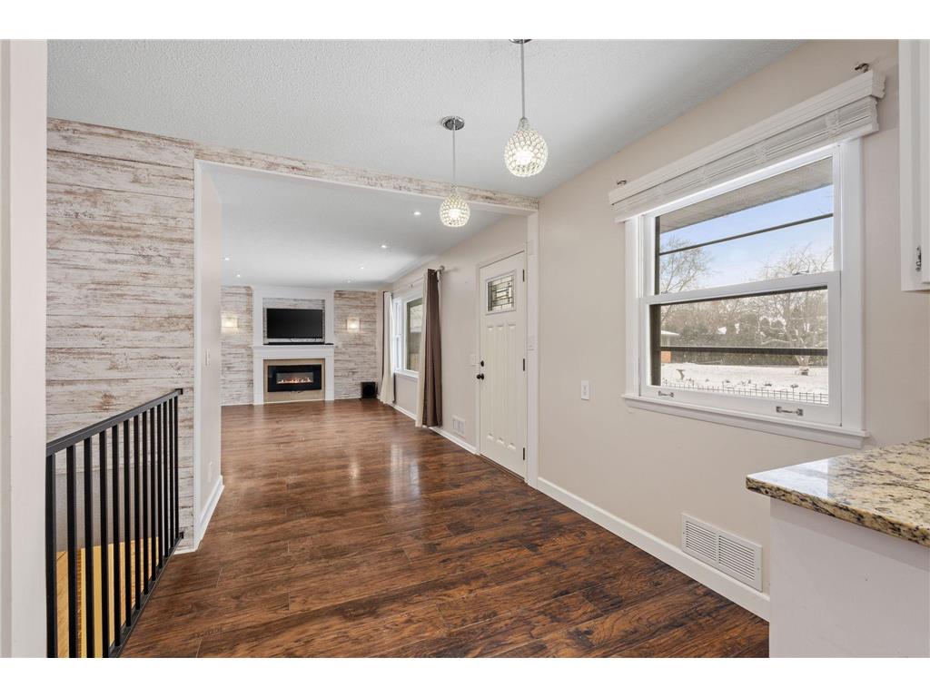 101 W 93rd Street Bloomington MN 55420 7033892 image10