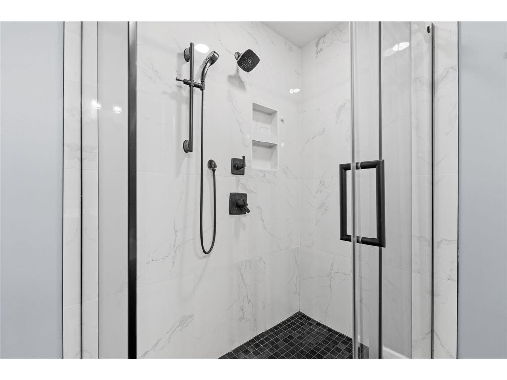 101 W 93rd Street Bloomington MN 55420 7033892 image18