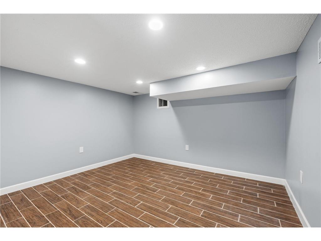 101 W 93rd Street Bloomington MN 55420 7033892 image30