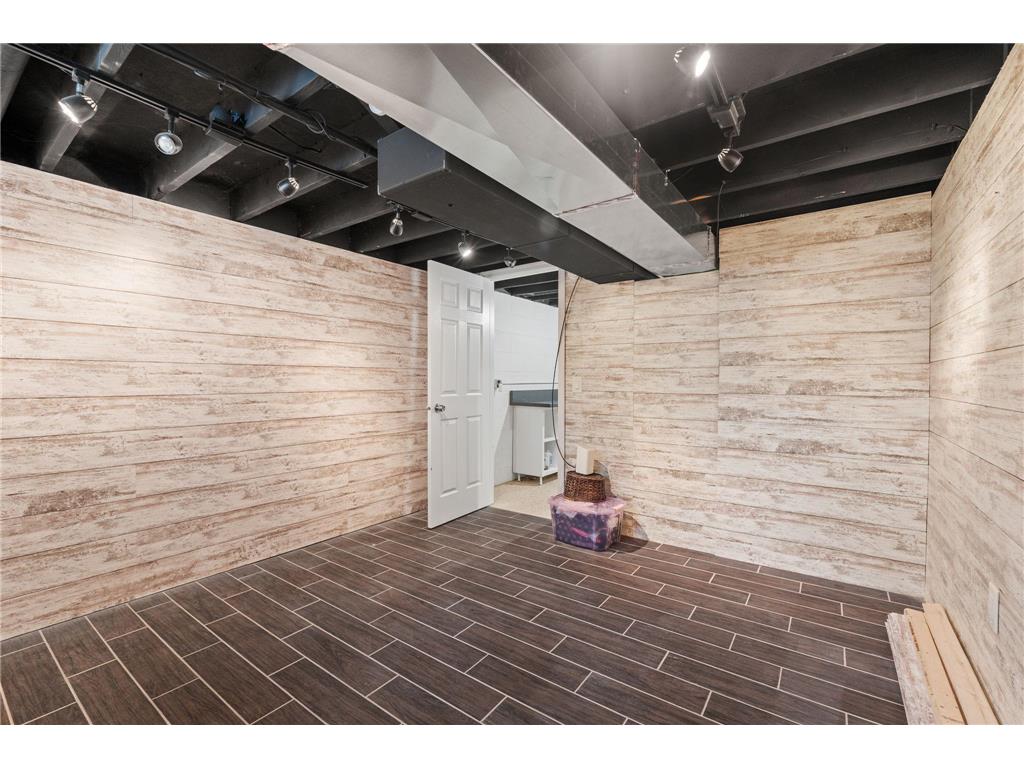 101 W 93rd Street Bloomington MN 55420 7033892 image33