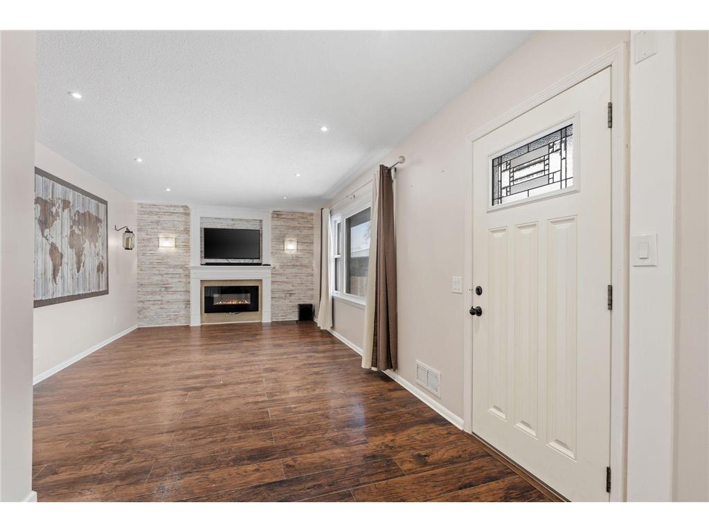 101 W 93rd Street Bloomington MN 55420 7033892 image5