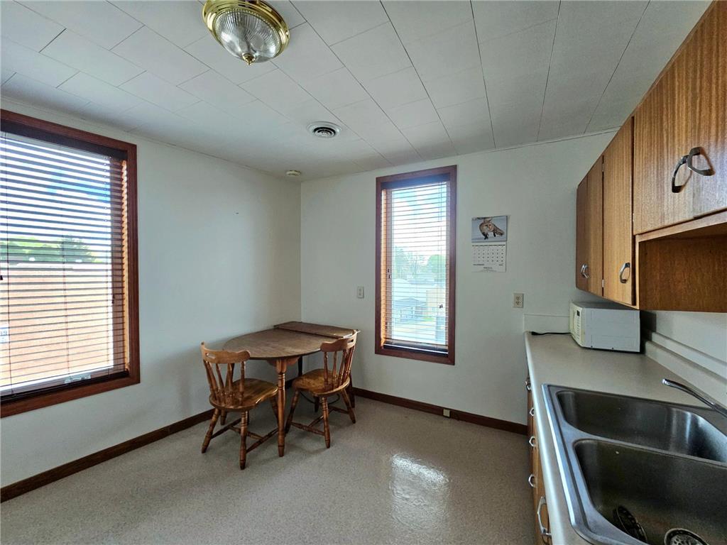 101 W Main Street Spring Grove MN 55974 7020068 image18