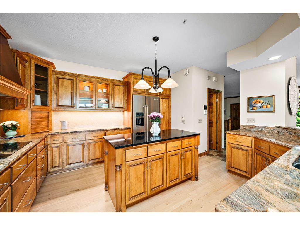101 Willoughby Way E Minnetonka MN 55305 7066281 image18
