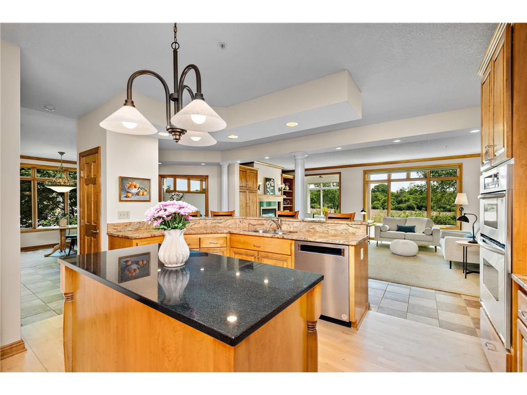 101 Willoughby Way E Minnetonka MN 55305 7066281 image3