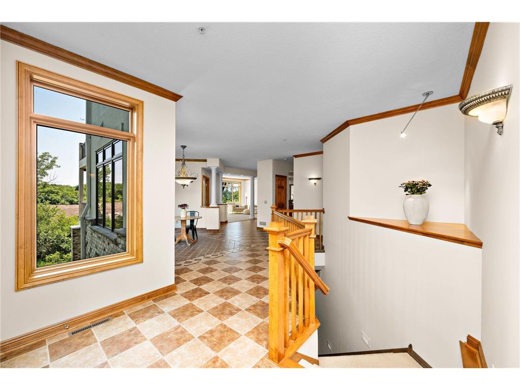 101 Willoughby Way E Minnetonka MN 55305 7066281 image9