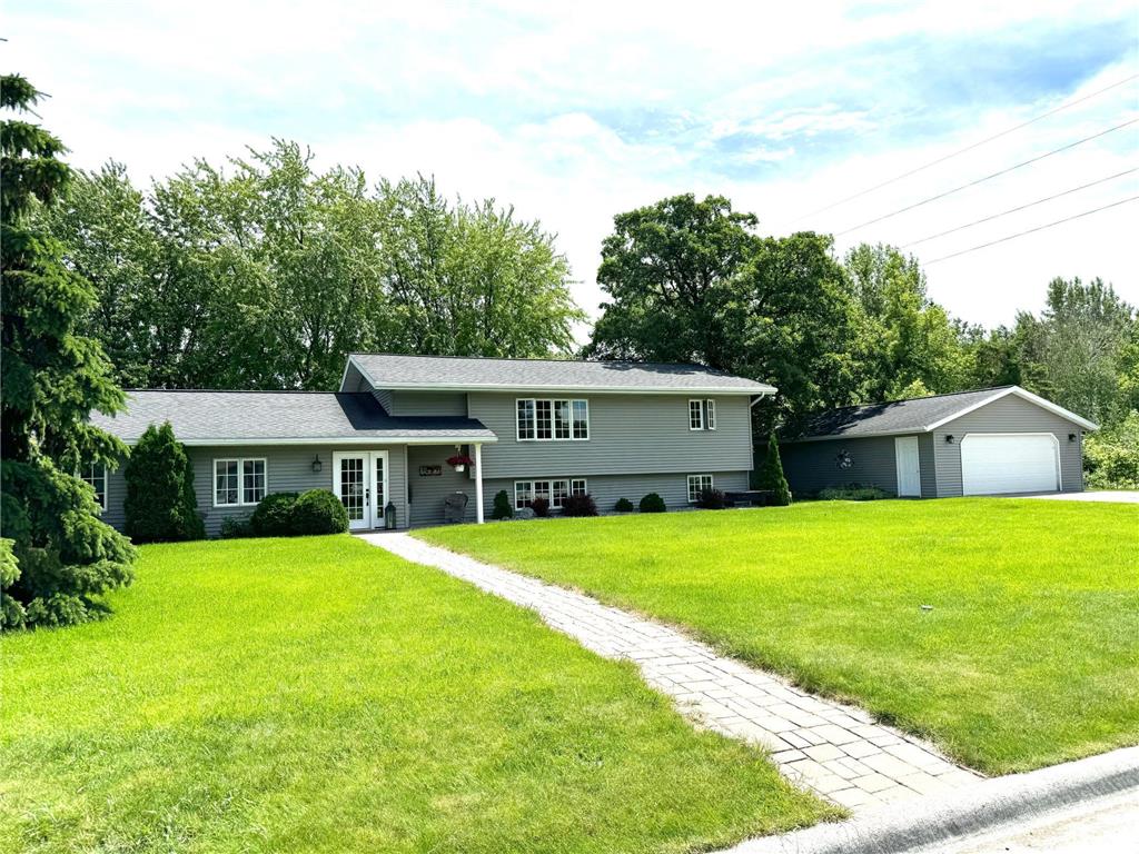 1010 2nd Street SE #B Roseau MN 56751 6559581 image1