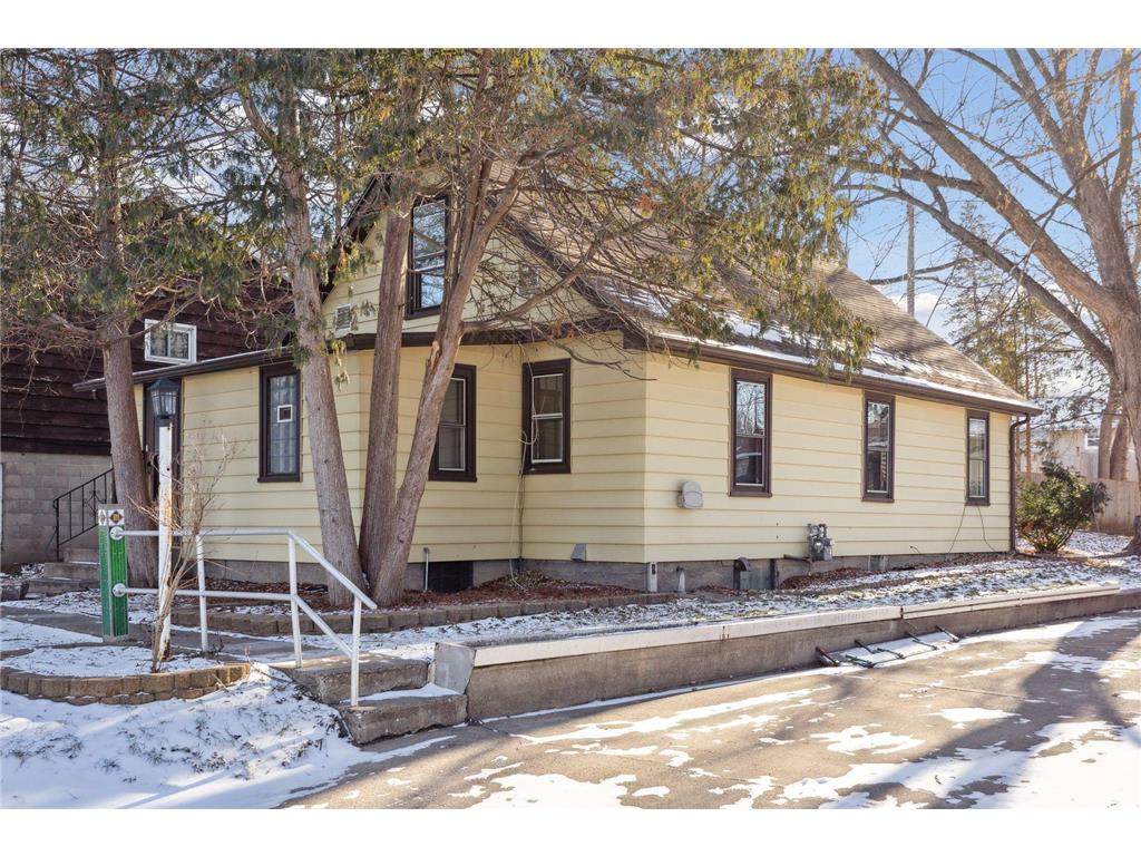 1010 43 1/2 Avenue NE Columbia Heights MN 55421 6477520 image1
