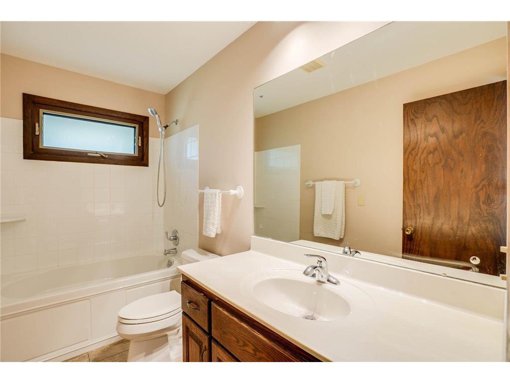 1010 94th Avenue NW Coon Rapids MN 55433 7034428 image11