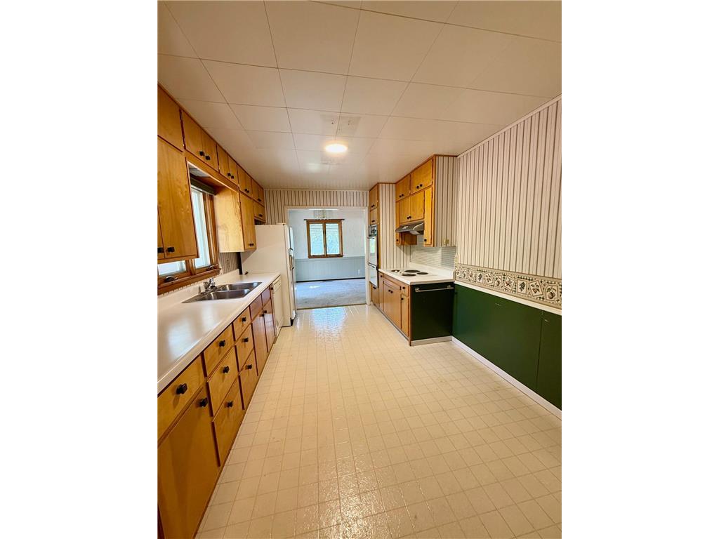 1010 Arnold Avenue N Thief River Falls MN 56701 6786579 image5