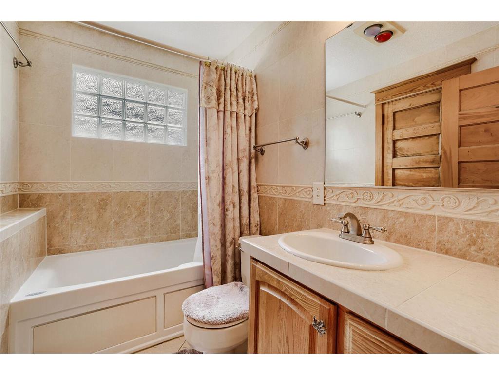 1010 Burns Avenue Saint Paul MN 55106 7090611 image24