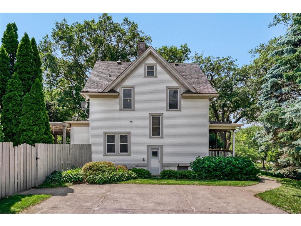1010 Burns Avenue Saint Paul MN 55106 7090611 image27