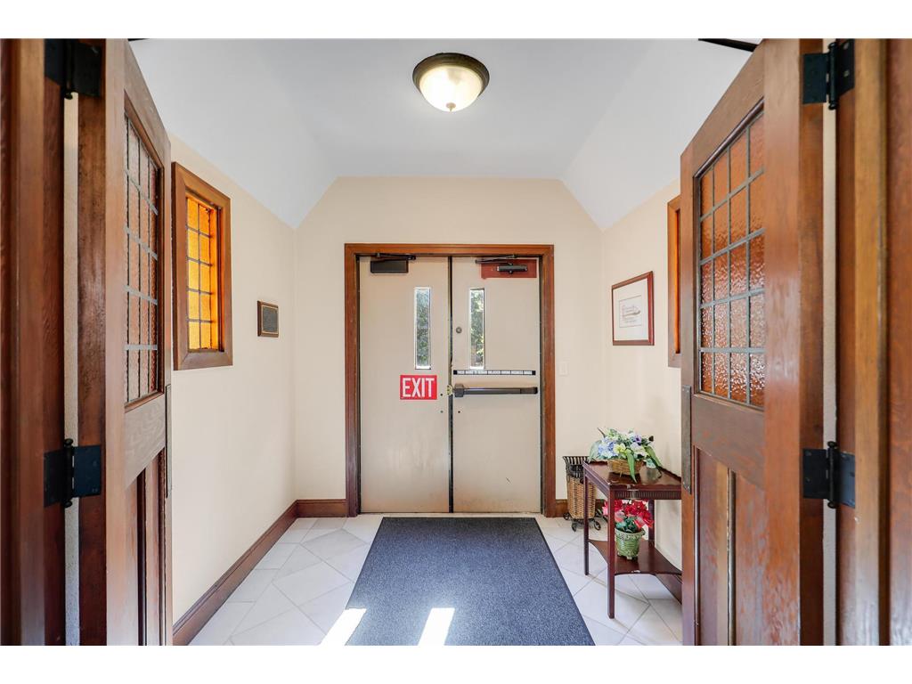 1010 E 58th Street Minneapolis MN 55417 7021179 image4