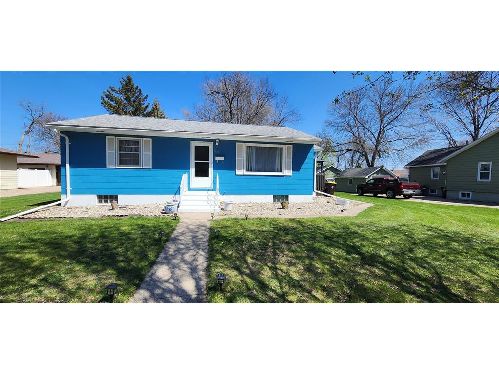 1010 N Elm Street Fairmont MN 56031 6525180 image1