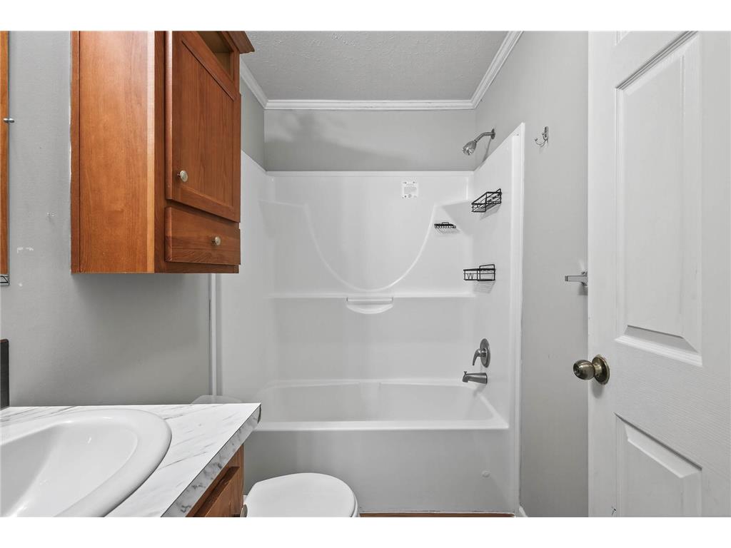 1010 NE North Circle NE Fridley MN 55432 6801983 image11