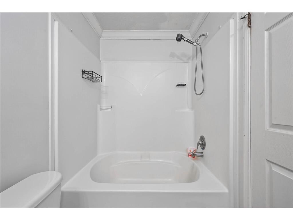 1010 NE North Circle NE Fridley MN 55432 6801983 image19