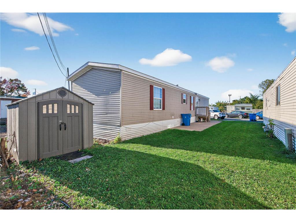 1010 NE North Circle NE Fridley MN 55432 6801983 image3