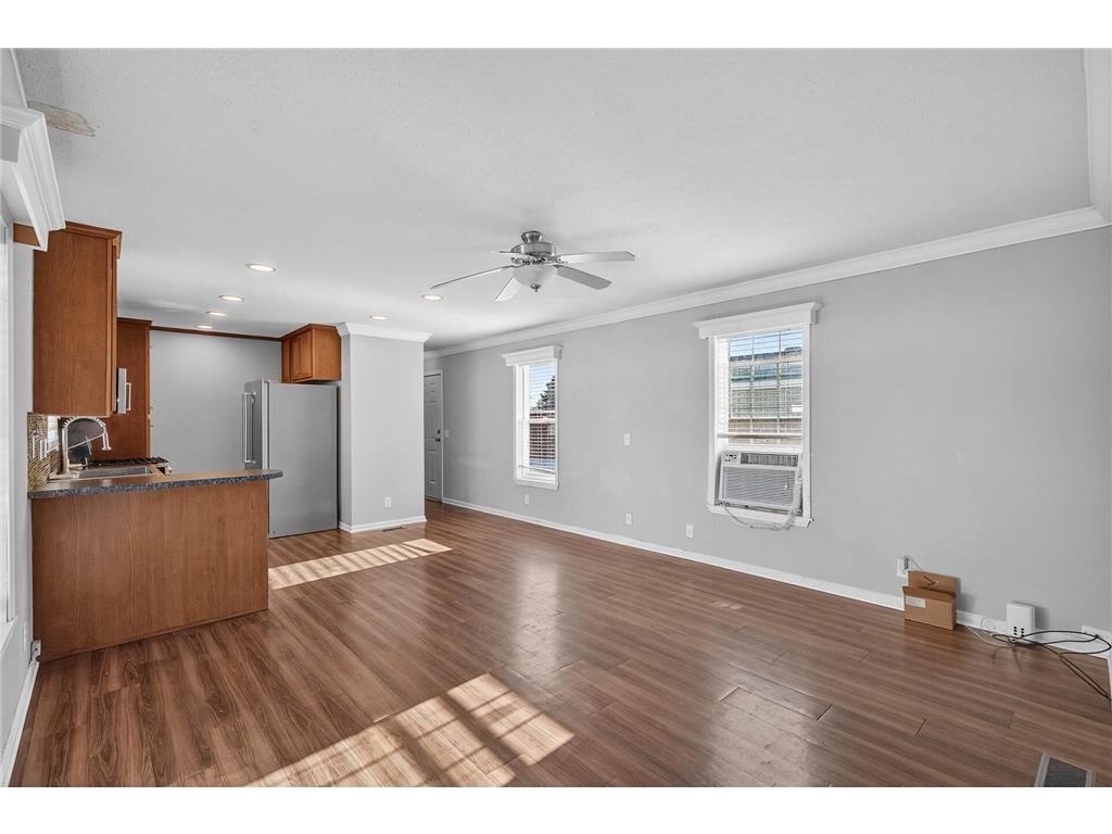 1010 NE North Circle NE Fridley MN 55432 6801983 image4