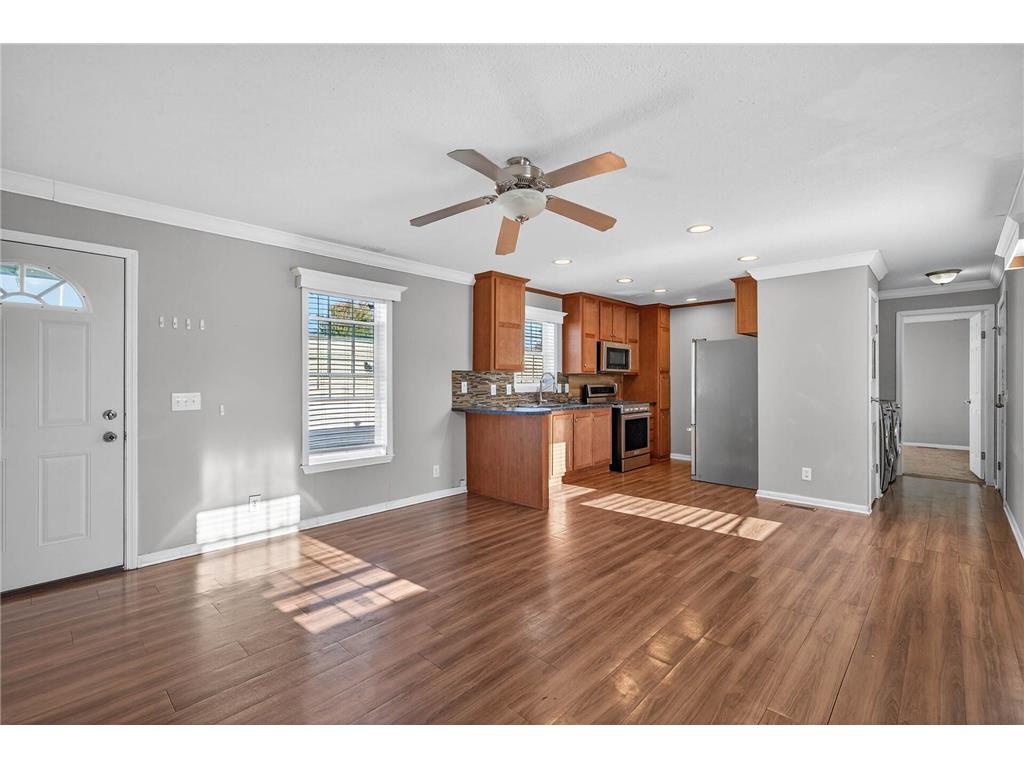 1010 NE North Circle NE Fridley MN 55432 6801983 image5