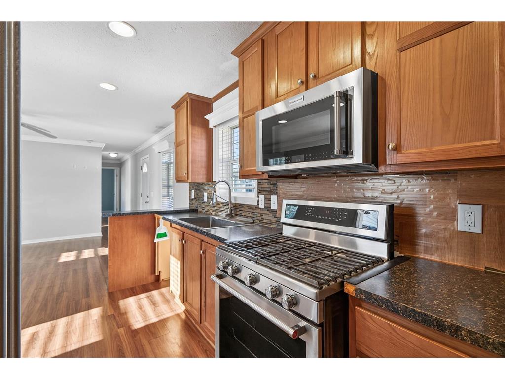 1010 NE North Circle NE Fridley MN 55432 6801983 image8