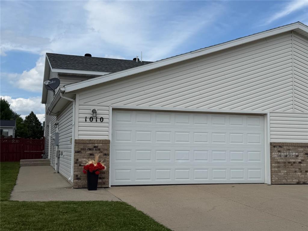 1010 Oak Place West Fargo ND 58078 7105018 image1