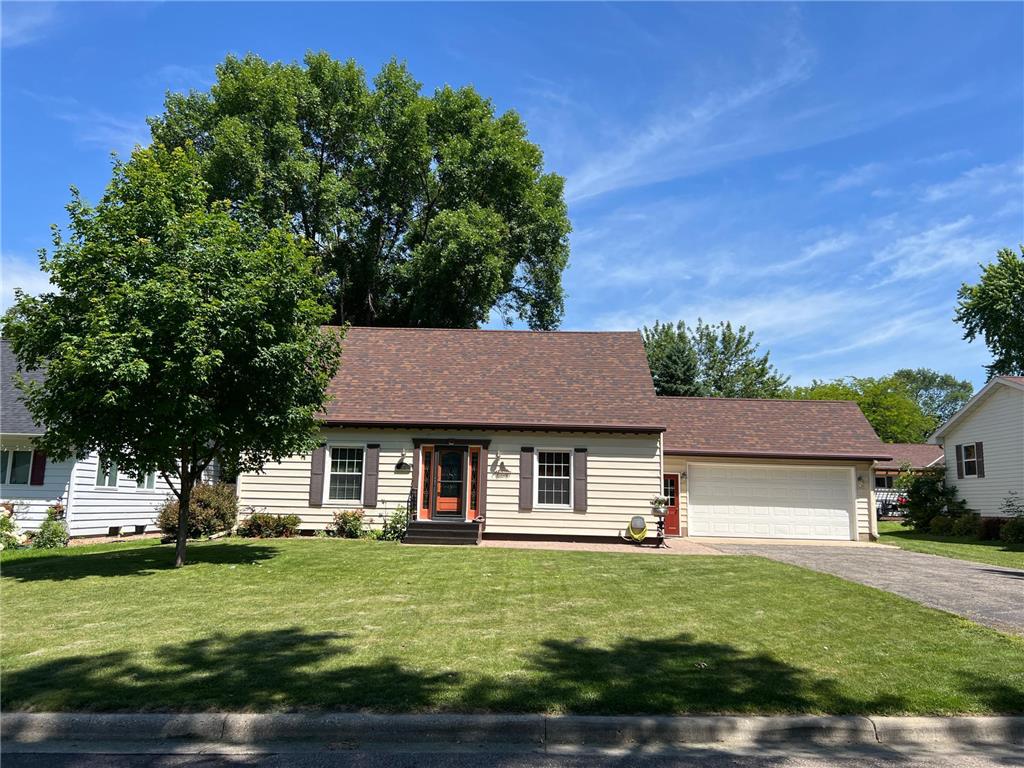 1010 Oakwood Avenue Benson MN 56215 6752227 image1