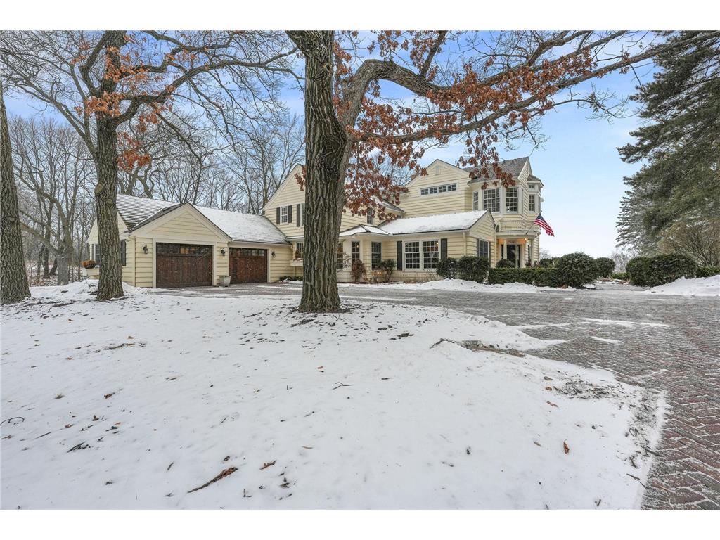 1010 Pleasant View Rd Chanhassen MN 55317 - Christmas 6606311 image1
