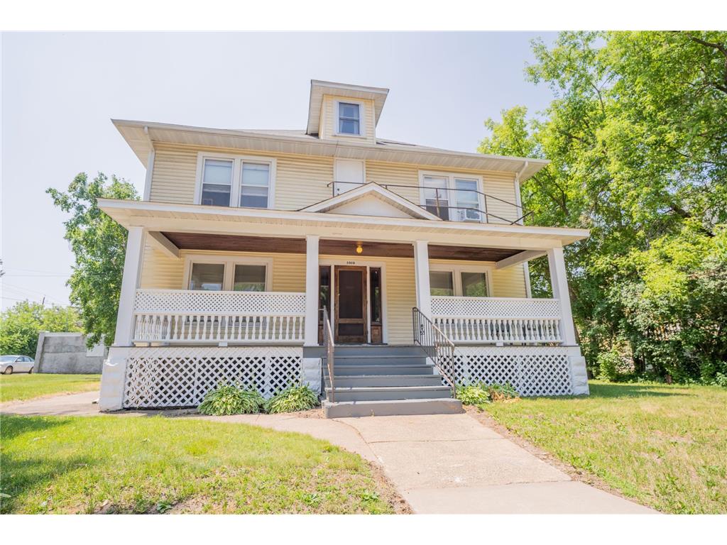 1010 S Farwell Street, Eau Claire, WI 54701 MLS 6391600 Edina Realty