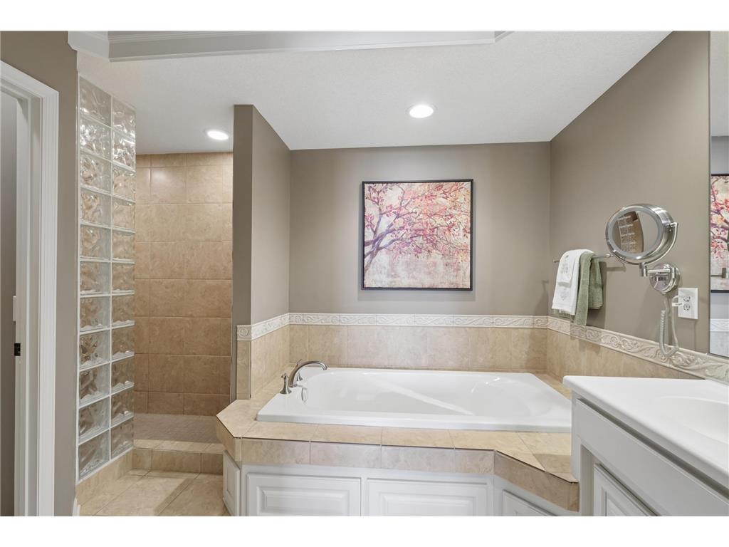 10100 Indigo Drive Eden Prairie MN 55347 - Grass Lake 7028354 image18