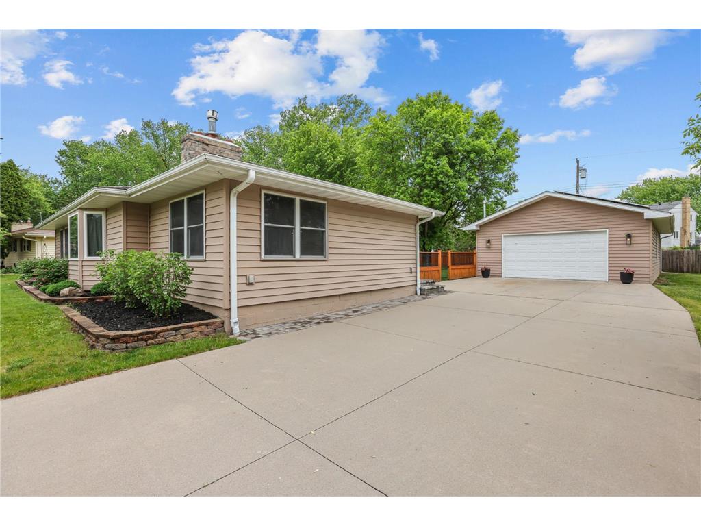 10101 Harrison Road Bloomington MN 55437 7074431 image2