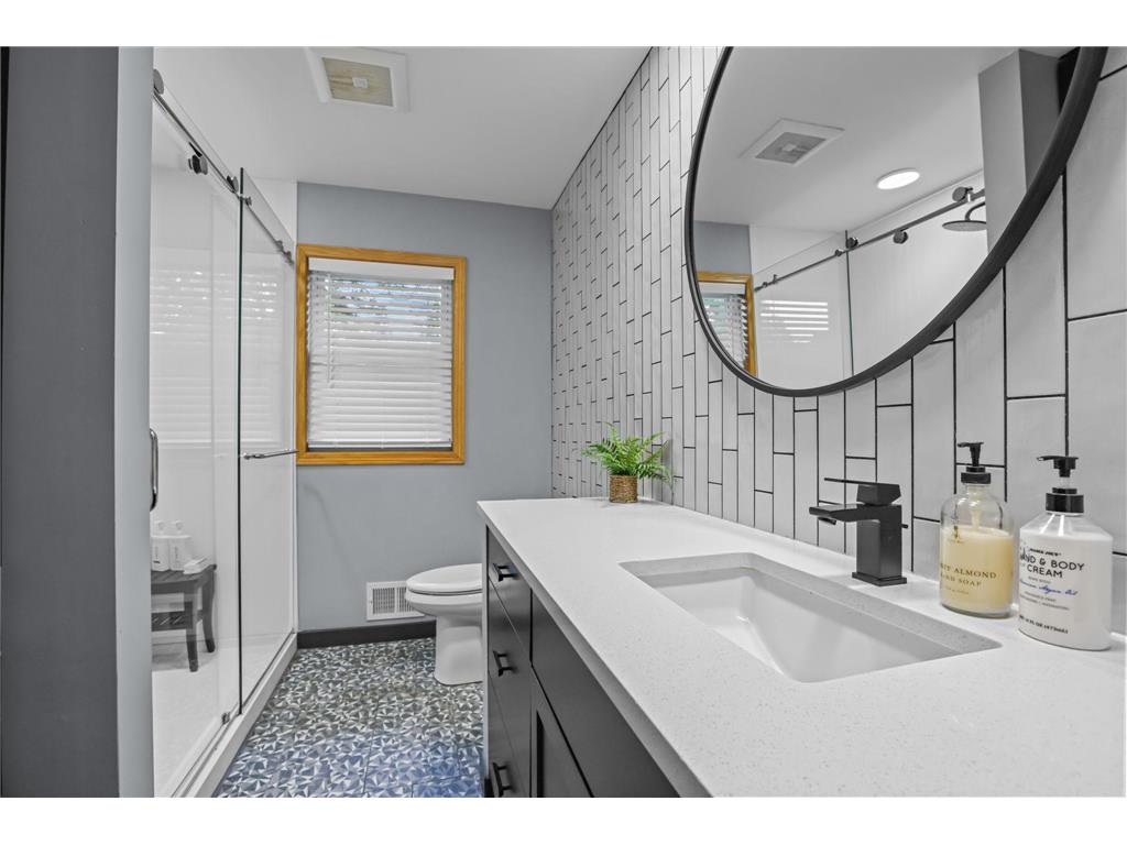 10101 Harrison Road Bloomington MN 55437 7074431 image20