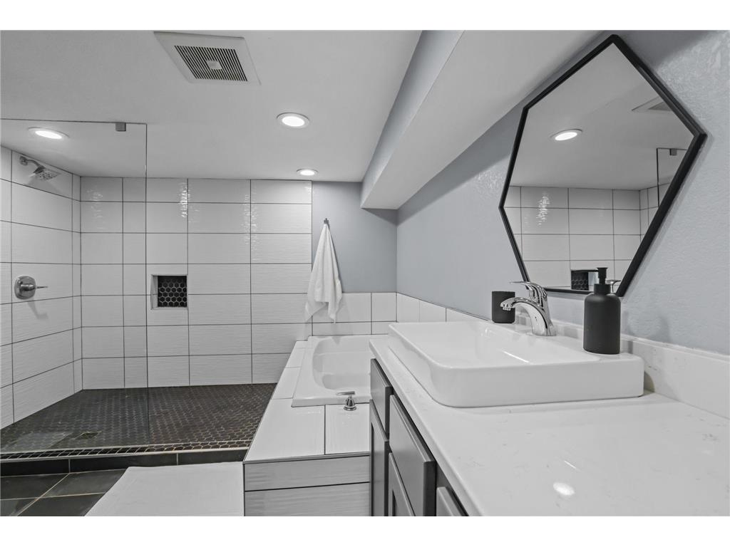 10101 Harrison Road Bloomington MN 55437 7074431 image27