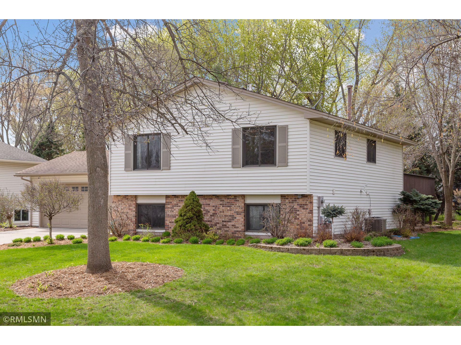 10105 49th Avenue N Plymouth MN 55442 MLS 5728024 Edina Realty 10105-49th-avenue-n-plymouth-mn-55442-mls-5728024-edina-realty