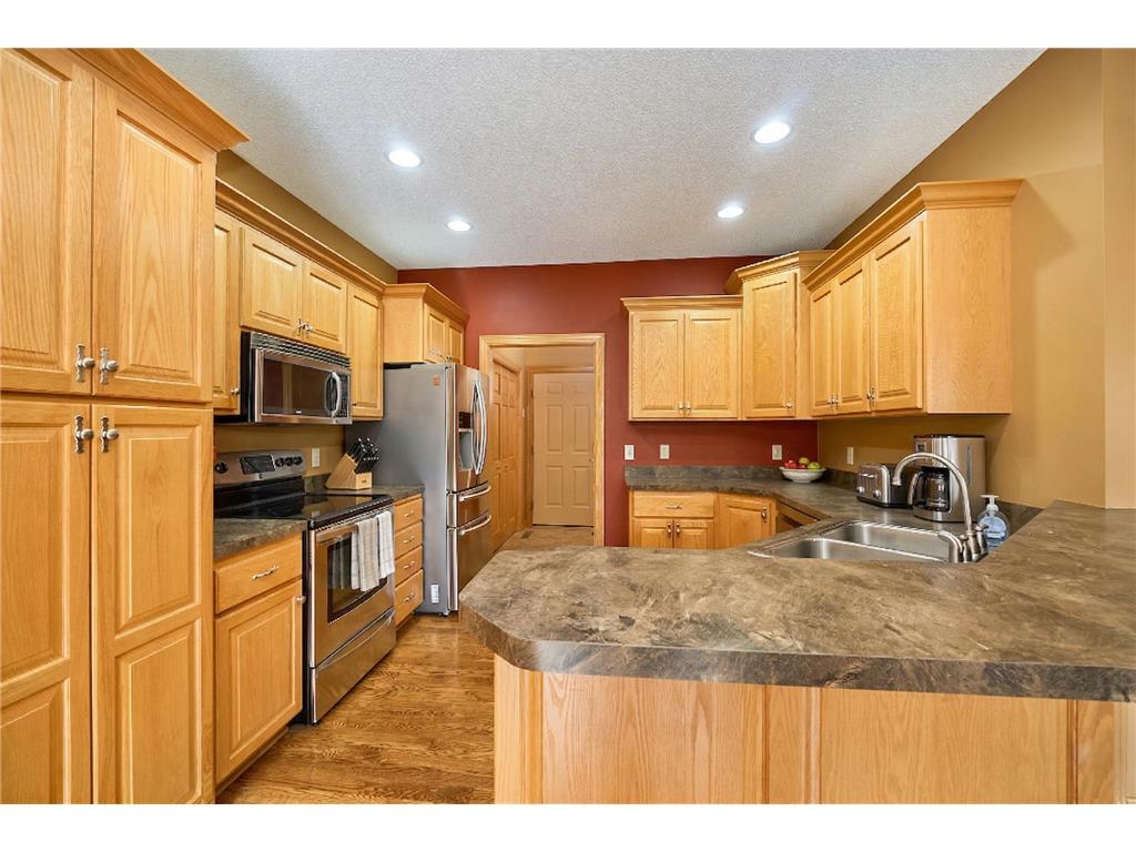 10106 Chestnut Circle N Brooklyn Park MN 55443 7039239 image4